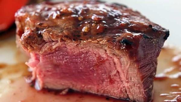 Konuya lezzet bakmndan baklacak olursa at eti, eek eti ve sr eti arasnda lezzet asndan bariz bir ayrm yaplamaz.