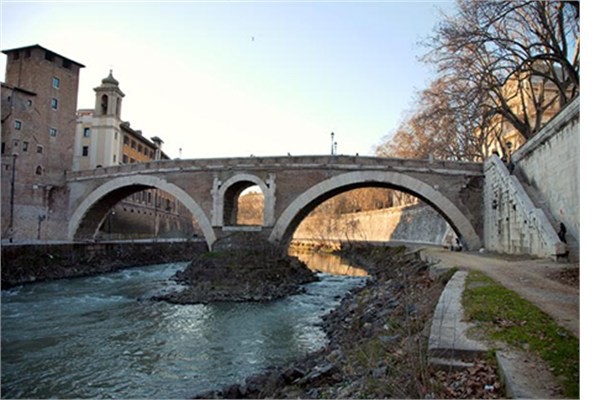 Dnyann en eski kprs ise talya'da yer alyor. talya'nn Pons Fabricius ehrinde bulunan kpr milattan nce 62 ylnda yapld.