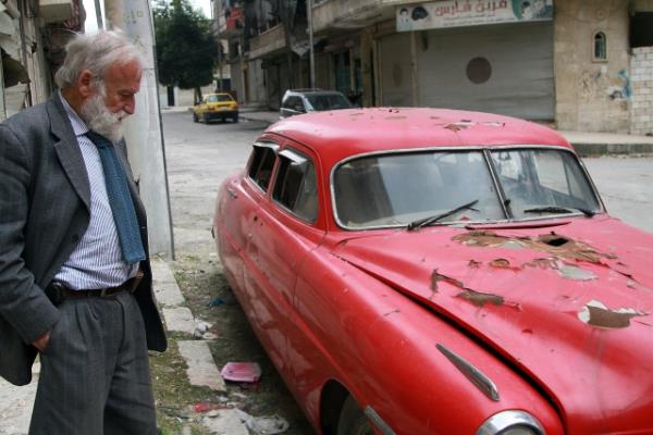 Ebu mer, 1922 ylnda Libya`daki talyan igaline kar direni hareketini rgtleyen mer Muhtar`n gzlnn de kendisine olduunu belirtiyor.
