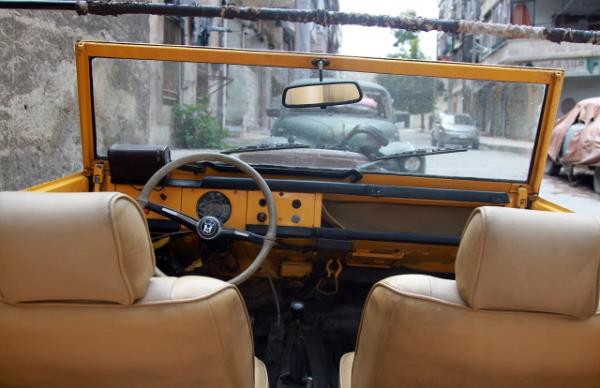 Gzln kendisi iin ok byk bir manevi deeri olduunu vurgulayan Ebu mer, "talyanlar tarafnda aslan mer Muhtar`n bir rencisi idam esnasnda gzl aldn biliyoruz. Daha sonra bu gzlk bir ekilde elimize geti. Bu gzlk benim iin ok nemli" diyor.