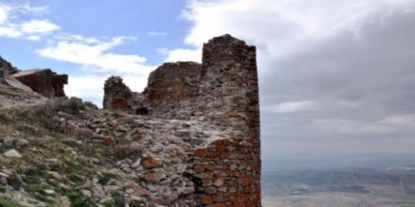 Necmettin Erbakan niversitesi Sosyal ve Beeri Bilimler Fakltesi Sanat Tarihi Blm Bakan Prof. Dr. Ahmet ayc, AA muhabirine yapt aklamada, kaznn Seluklu Belediyesi, Konya Mzeler Mdrl ve niversitenin ibirliinde yrtldn syledi.