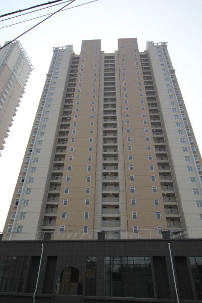 29 katl katl bu apartmana uzaktan bakldnda ters giden bir ey yok gibi grlyor.