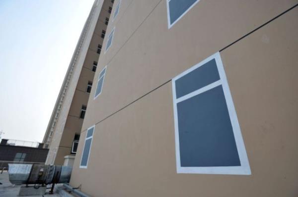 Projesini Japon mimar Sako Keiichiro'nun hazrlad ve yaklak 12 milyon dolara malolmas planlanan apartmandaki dairelerden hibirisinin tam bir dikdrtgen ya da kare eklinde olmad belirtiliyor.