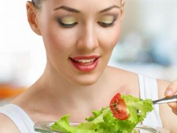 Bir insan kadnlar 17 yln sadece kilo vermek iin harcyor.