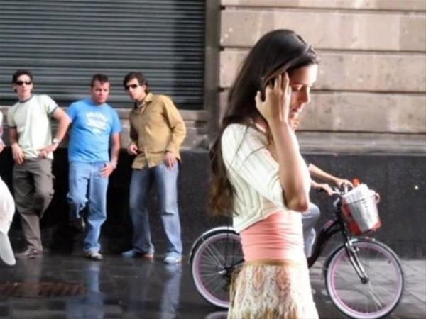 Erkekler 1 yln kadnlar seyretmekle geiriyor.