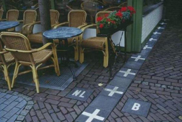 Hollanda - Belika    <br>  Baarle kentindeki snr.