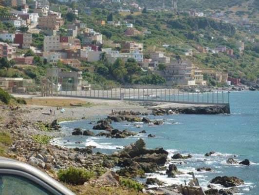 spanya - Fas<br>     Pictured here is Ceuta. Mltecileri engellemek iin kurulan yksek itler spanya'nn iki Kuzey Afrika topran belli ediyor: Ceuta ve Melilla. Bu fotoraftaki Ceuta