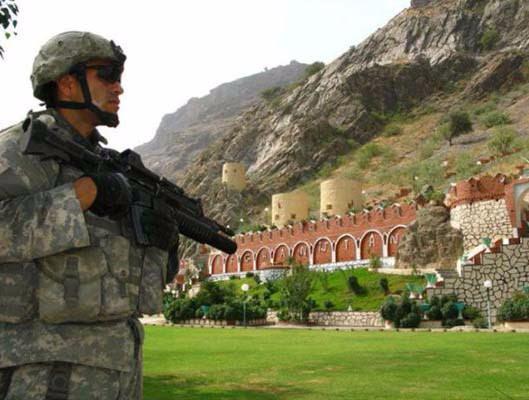 Afganistan - Pakistan   <br>  Torkham Kaps... Amerikan askerleri tarafndan kontrol ediliyor