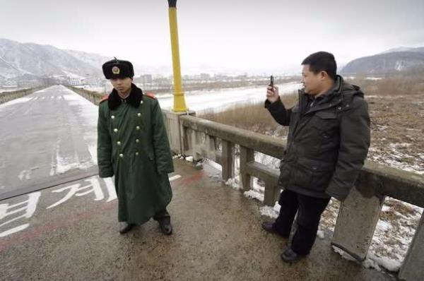 Rusya&#8217;dan baladnz yrnz srasnda gneye doru inerseniz, bir kilometreden az bir mesafede kendinizi nce in&#8217;de, ardndan Kuzey Kore&#8217;de bulacaksnz.
