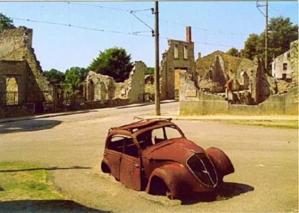 <p><b>Oradour, Fransa</b></p>    2. Dnya Sava srasnda Alman ordusunun yakp ykt bu kasabada artk bir yaam bilirtisi yok. Kaytlara gre Alman askerleri, bakaldrlar nlemek iin igal ettii ehirde 642 kiiyi ldrm. Savatan sonra kasaba blgeden uzakta bir yere tekrar kurulmu. Eski ehir ise lenlerin ansna olduu gibi korunuyor...