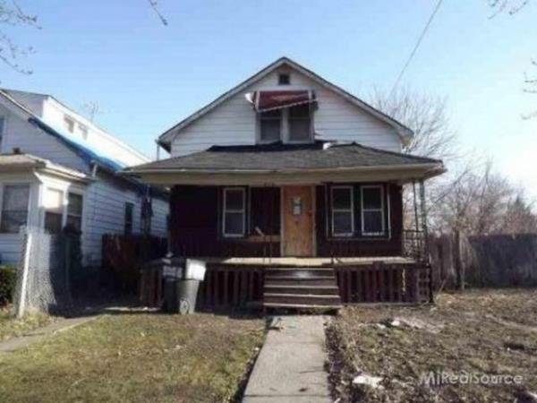 Marlborough Street zerinde yer alan bu ev de fiyat en ykseklerden biri ama sadece 500 dolar. 1923'ten beri ayakta olan binada 3 yatak odas ve bir banyo bulunuyor...