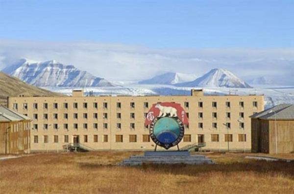 Pyramiden, sve