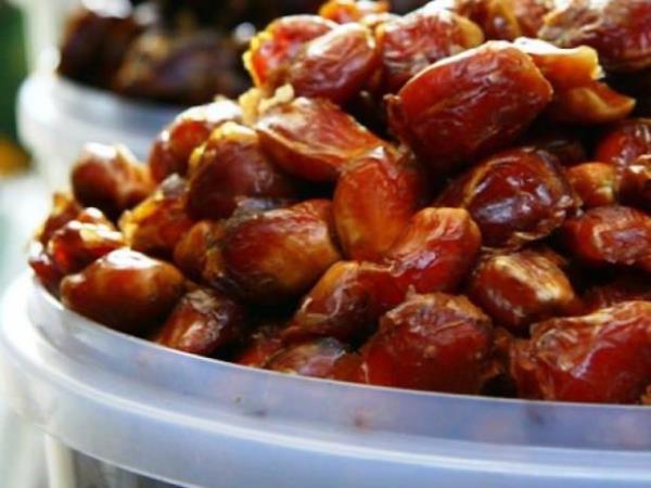 Taze hurmadan yaplan urup karn arlarna ve mide kramplarna iyi gelir.