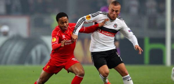 LAZO: Chicharito, Gkhan Tre