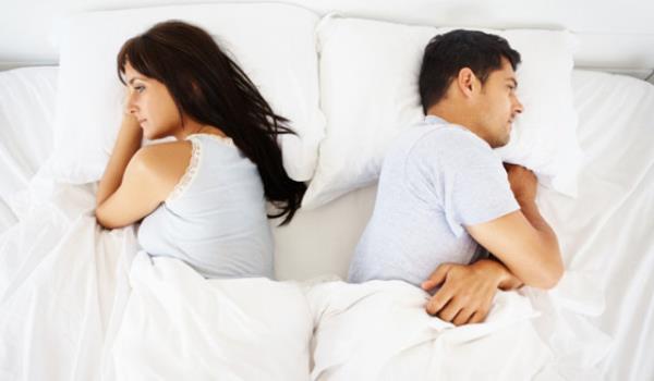 Evlilik ncesinde yaplan en byk hatann e adaylarnn birbirlerindeki sorunlar net olarak grmelerine ramen (alkol madde, iddet, sadakatsizlik vb) bunlarn dzelebileceine olan inanlar olduu belirtiliyor. &#8220;Akmz her eyin stesinden gelir!&#8221; inanc ile yaplan bu tr evliliklerin hayal krkl ile sonulanmamas iin sorunlarn evlilik ncesinde ele alnmas gerekiyor.