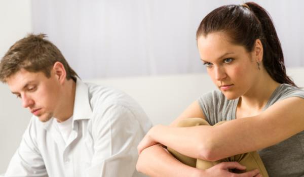 AK HER EYN STESNDEN GELMYOR    Elerin evlilie akla balamalar onlarn gelecekteki mutluluk dzeyini belirlemiyor. Evlilii balatan nedenler ile devam ettiren nedenler birbirinden tamamen farkl grlyor. Prof. Dr. Mehmet Sungur, &#8220;Evlilii ak balatsa da tek bana ak bu kurumu devam ettirmek iin asla yeterli deildir &#8221; diyor. Ayn ey mantk evlilikleri iin de geerli grlyor.