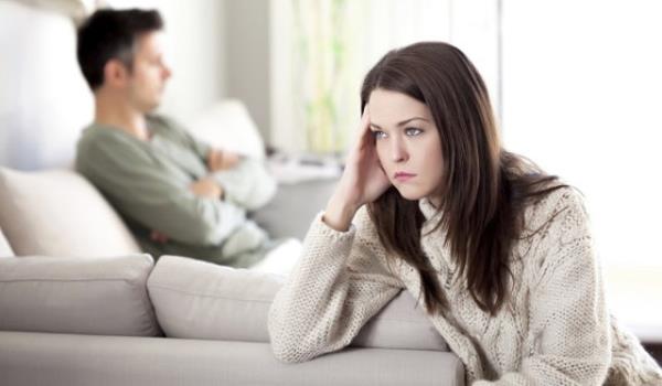 Elerinin sylediklerini duyduklarna dair bir iaret ya da tepki gstermemek    -Empati yaparak anlamaya almak yerine hzl zm nerilerinde bulunmak