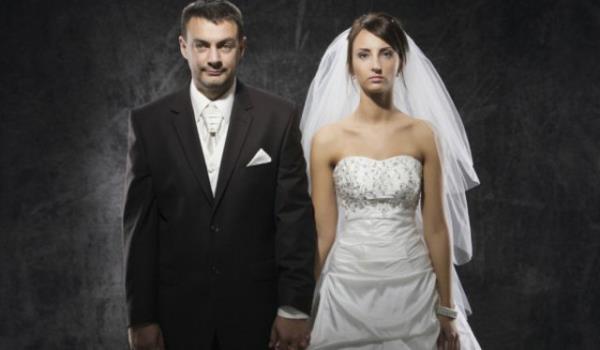 ERKEKLERN LKDEK HATALARI    -Elerine olan ilgilerini onlarn anlayaca ekilde ifade edememek    -Sevgilerini ya da duygularn yeterince gsterememek    -letiimi salayabilecek dzeyde konuamamak