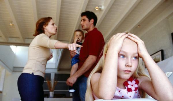 Erkeklerin &#8220;Beni takdir etmiyor, sadece deitirmeye alyor&#8221; eklinde dnmelerini kolaylatracak davranlarda bulunmak    -Sular tarzda konumak    -Uzun uzun konuup ana konuya gelememek