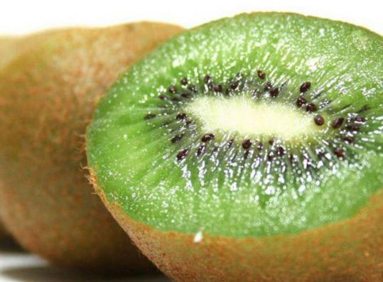 Kivi: Bata gs kanseri olmak zere, kanser oluumuna ve ilerlemesine kar koruyucudur. Kan basncn dengeler. Tansiyonu ve kandaki kolesterol orann drr. Karacieri altrr ve kan temizler.