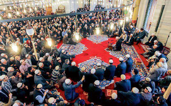 Balkesir Akbalak ky muhtar; aminli dn tz' hazrlayarak uymayan ve mevlt okutmayan damatlara ceza keseceini bildirdi (1969)