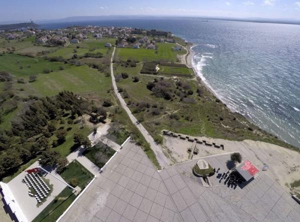 Anadolu Ajans kameras da trenler ncesinde, Gelibolu Yarmadas Tarihi Milli Park'n havadan grntledi.