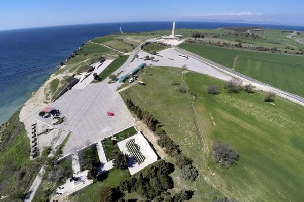 ehitler Abidesi, Franszca'daki anlam "lm" olan Morto Koyu, 3 bin 236 mezar ve kimlii belirlenemeyen 12 bin askerin kemiklerinin sakland Fransz Ulusal Mezarl ve Ant, Yahya avu ehitlii ile Erturul Tabyas, ziyaretilerin ilgi gsterdii alanlarn banda geliyor.