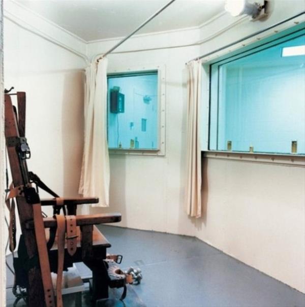 1991 ylnda bir mahkumun zehirli gaz verilmek suretiyle idam edilmesinde kullanlan iskemle...