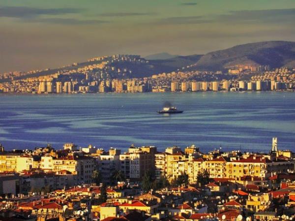 Uluslararas organizasyonlar, yabanc kaynaklar ve lkemizde yaplan almalardan yararlanlarak oluturulan kitapta Trkiye&#8217;nin ekolojik ayak izi ve lm konusunda gelinen son noktann yan sra ehirlerin evre, ekonomi ve sosyal performanslar ile yaam kalitesine yer verildi.