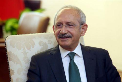 Paras olmayana bedelsiz askerlik ve askerlik sresini 6 aya indirme szleri de kamuoyunda aknlkla karland.