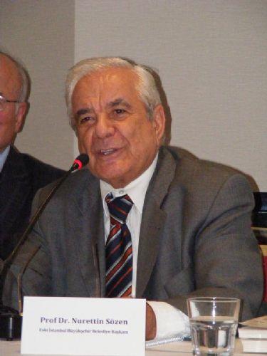 SZEN: HER MAHALLEYE AMAIRHANE<br>  1989 yerel seimlerinde Sosyal Demokrat Halk Parti'den stanbul Bykehir Belediye Bakanlna seilen Prof. Dr. Nurettin Szen'in seim vaadi ise, 'Her mahalleye bir amarhane'ydi. Szen'in, 'amarhane' sz bir tarafa grev yapt dnemde stanbul tarihinin en byk felaketlerini yaad. ehrin her yeri pten geilmiyordu. Halk byk susuzlukla kar karya kald. Tankerlerle halka su veriliyordu, tankerlerin arkasnda kuyruklar oluuyordu.