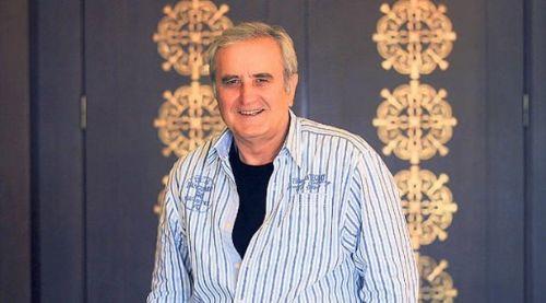 TBUK: OFSAYTI KALDIRACAIM  Liberal Demokrat Parti'nin eski Genel Bakan Besim Tibuk'un vaadi ise spor camiasna ynelikti. Tibuk, seim vaadinde 'ktidara gelirsem ofsayt kaldracam, kale direkleri arasndaki mesafeyi de arttracam' diye konumutu.