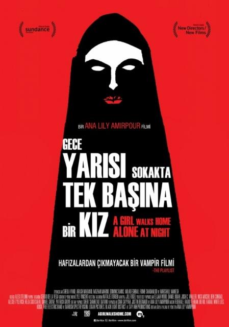 "Gece Yars Sokakta Tek Bana Bir Kz"  <br>  Ana Lily Amirpour`un ynettii "Gece Yars Sokakta Tek Bana Bir Kz" filminin oyuncu kadrosunda Sheila Vand, Arash Marandi, Marshall Manesh ve Mozhan Marno yer alyor. Amirpour`un ilk uzun metraj filmi olan yapm, lmn ve yalnzln kol gezdii ran`n hayalet kasabas Bad City`ye musallat olan yalnz bir vampiri konu alyor.