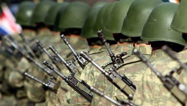 Rapora gre, Trkiye'de askeri harcamalarn GSMH'ye oran ise geen yl yzde 2,2 olarak gerekleti.