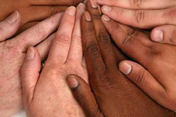 El trnaklar ayak trnaklarndan 4 kat daha hzl uzar.