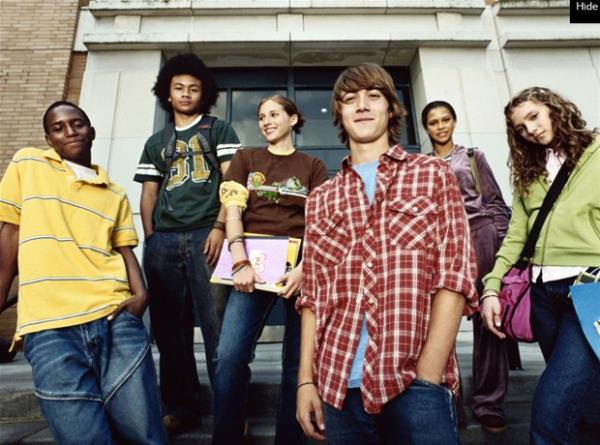 Ve son olarak, bu sizin tabiri caiz ise altnza etmenize sebep oluyor mu?  <br>  Eer yle ise sizde Efebifobi, yani ergen korkusu olabilir.