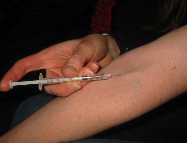 Bu iinizdeki yaam enerjinizi emiyor mu?  <br>  O zaman sizde Tripanofobi, yani ine/enjeksiyon korkusu olabilir.