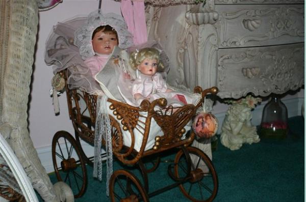 Buna benzer bir ey yllardr aklnzdan kmyor mu?  <br>  O zaman sizde Pediofobi, yani oyuncak bebek korkusu olabilir.