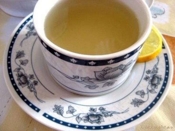 Zencefil ay hamilelerde bulant ve kusmaya kar kullanlan gvenilir bir ay olmasna ramen gnde 1 gramdan fazla zencefil almak rahim hareketlerini artrarak anne adaynn dk riskini artrabiliyor.