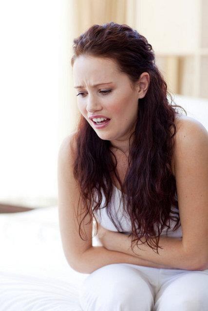 Buna karn ierisindeki kafein trevlerinin yksek tansiyon hastalarnda tansiyonu ykselttii ve gastrit ya da lser gibi mide sorunu olanlarda mide asidi artna bal ikyetleri tetikledii de biliniyor.