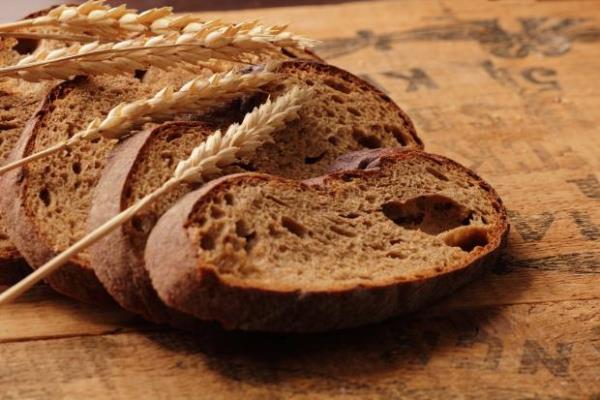 Kepekli rnler kanserden korur. Haftada drt kez kepek ieren ekmek, makarna ya da kabuklu pirin tketmek kanser riskini yzde 40 azaltyor.