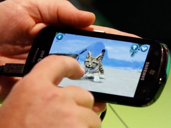 <p>iPhone 6, Galaxy S6, One M9 ve Nexus 6 st dzey oyunlarda kar karya geldi. GameBench test sonular hangi telefonun oyunu daha iyi oynattn gzler nne seriyor. Shiftdelete sitesi sonular derledi.</p>  <p>  Grafikleri ile n plana kan popler oyunlar arasnda Asphalt 8, Dead Trigger 2, GTA: San Andreas, Modern Combat 5 ve Real Racing 3 yer alyor.</p>  <p>  FPS ve stabilite zerine younlaan test sonular oyundan oyuna deiiklik gsteriyor. &#8220;Median FPS&#8221; ortalama FPS hzn ve &#8220;Minimum FPS&#8221; deeri ie en dk FPS hzn ifade ediyor. "Stability" deeri ise oyunun 100 zerinden ne kadar stabil altn gsteriyor. te merakla beklenen karlatrma sonular:</p>