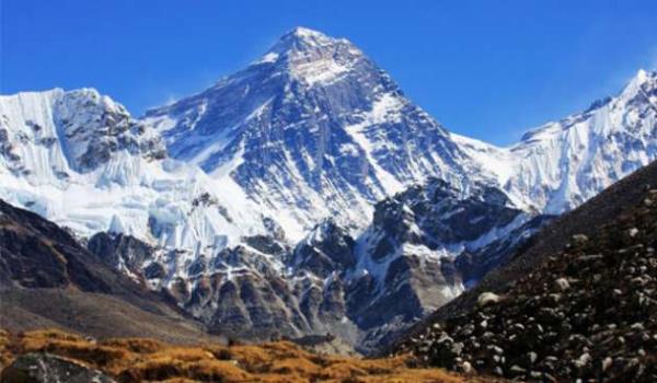 <p>Everest dnyann en yksek dadr</p>  <p>  DORUSU: ok sayda kii Everest'i dnyann en yksek da olarak kabul eder. Aslnda Everest dier tm dalarn deniz seviyesi asndan en yksek olandr. Gerekte dnyann en yksek da, Hawaii'deki Mauna Kea Da'dr. Deniz seviyesinden 4205 metre yksekliktedir.</p>  <p>Yanl bilinme oran: Yzde 57</p>