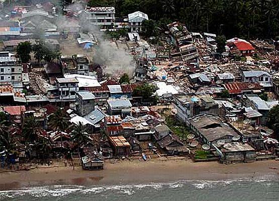 26 Aralk 2004 Sumatra Depremi: Endonezya'nn Sumatra Adas'nda meydana gelen 9,1 byklndeki deprem, 1900'den bu yana en byk nc deprem olarak tarihe geti. Deprem ve neden olduu tsunami, Gney Asya ve Dou Afrika'daki 14 lkede 286 bin kiinin lmne neden oldu. Depremin ardndan 1,7 milyon kii evsiz kald.