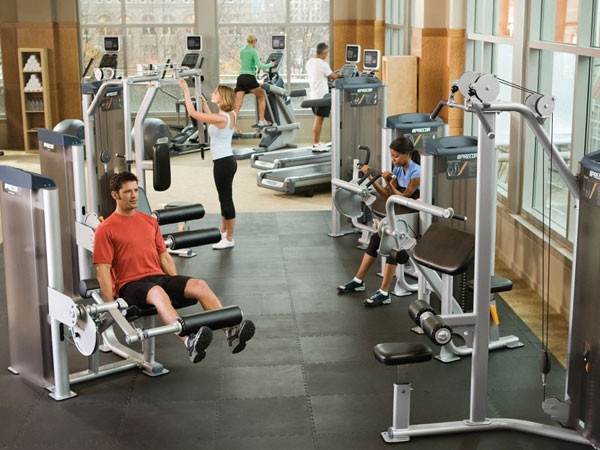 Kullanlmayan spor salonlarndaki aletler,