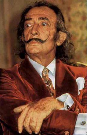Salvador Dali:<br>  Saygn bir avukat ve kat bir disiplin merakls olan   babasna inat olarak 8 yana kadar kastl olarak yatan slatan Dali&#8217;nin babasyla olan gergin ilikisi 17 yandayken annesini kaybetmesiyle daha da bozuldu.