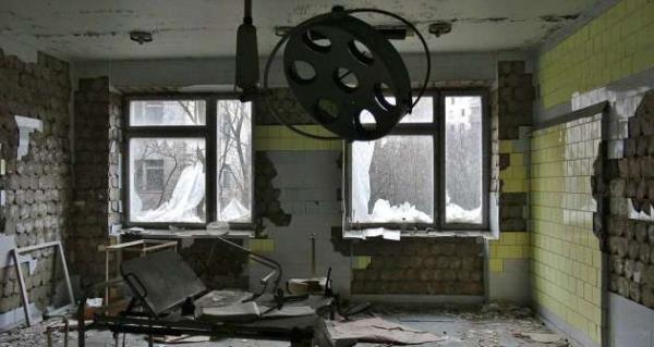 Viraneye dnen kentler, kasabalar, kyler adeta korku filmi platosu gibi.