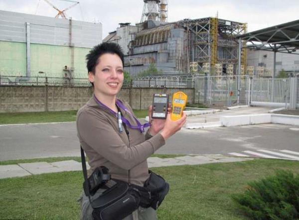 Evini terk edenler bir para eya bile alamazlar yanlarna. Radyasyon o kadar yksektir ki kazalara mdahale etsin diye retilen robotlar patlama blgesine girdiklerinde bozulur, kullanlamaz hale gelirler.