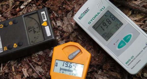  baa der itfaiye erleri, askerler, vatandalar yangn sndrmeye urarlar. Mesaileri 1'er dakikadr, 60 saniyeyi bitiren ertesi gne kadar blgeyi terk eder.