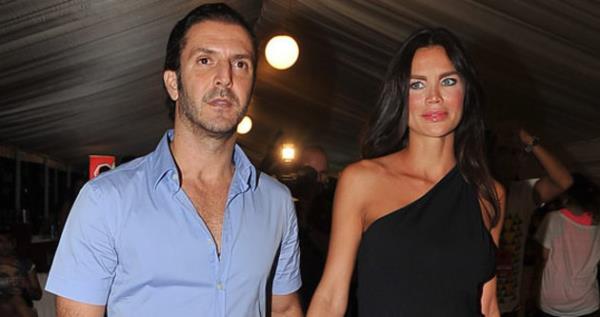 HARUN TAN- EBRU ALLI  <br>  Onlarn evliliinin mimar Harun Tan. ift, Karamrsel maazalarnn ortaklarndan Tan'n planlad ve kurgulad bir oyun sayesinde tant.